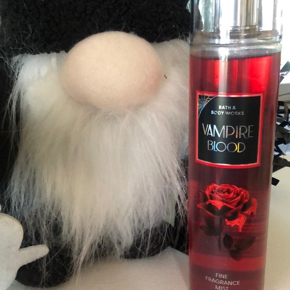 Bath and Bodyworks vampire blood body mist - Picture 1 of 3
